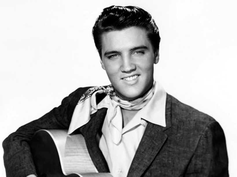 Elvis con guitarra